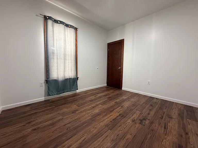 Bedroom 2 - 1 closet and 1 window
