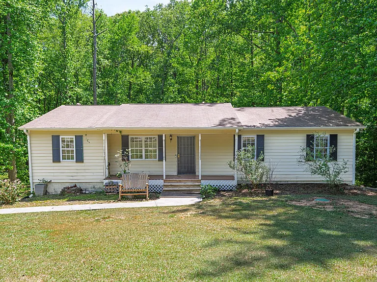 170 N Fayette Ct — Photo 2
