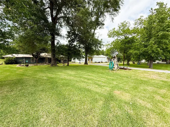 708 W Railroad St, Buffalo, TX 75831