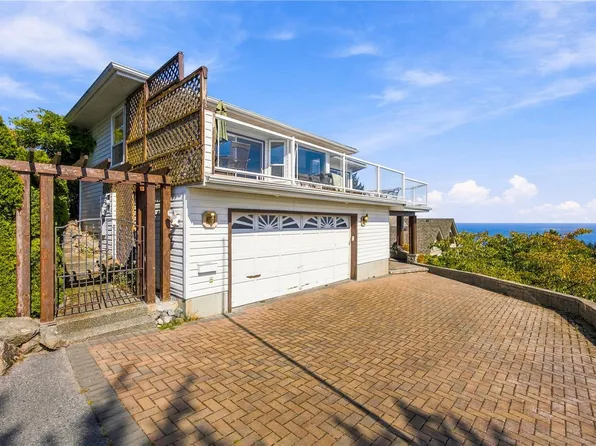 3665 Glen Oaks Dr, Nanaimo, BC V9T 5L3