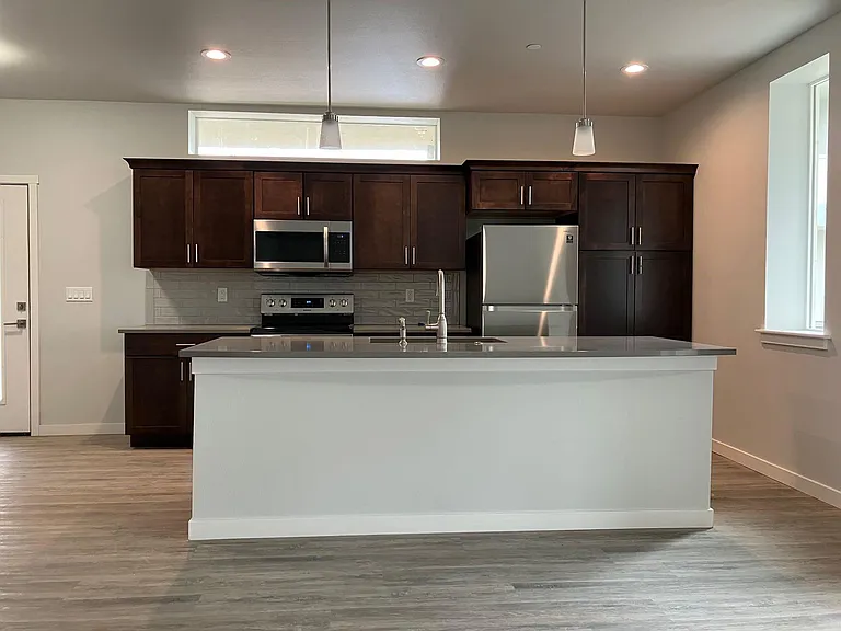 Heron's Edge Apartments — Photo 7
