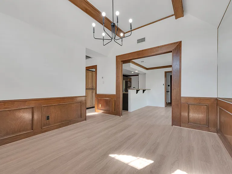 543 Indian Creek Dr — Photo 9