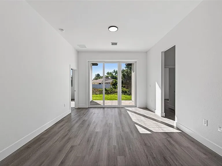 511 Sweetwater Dr — Photo 24