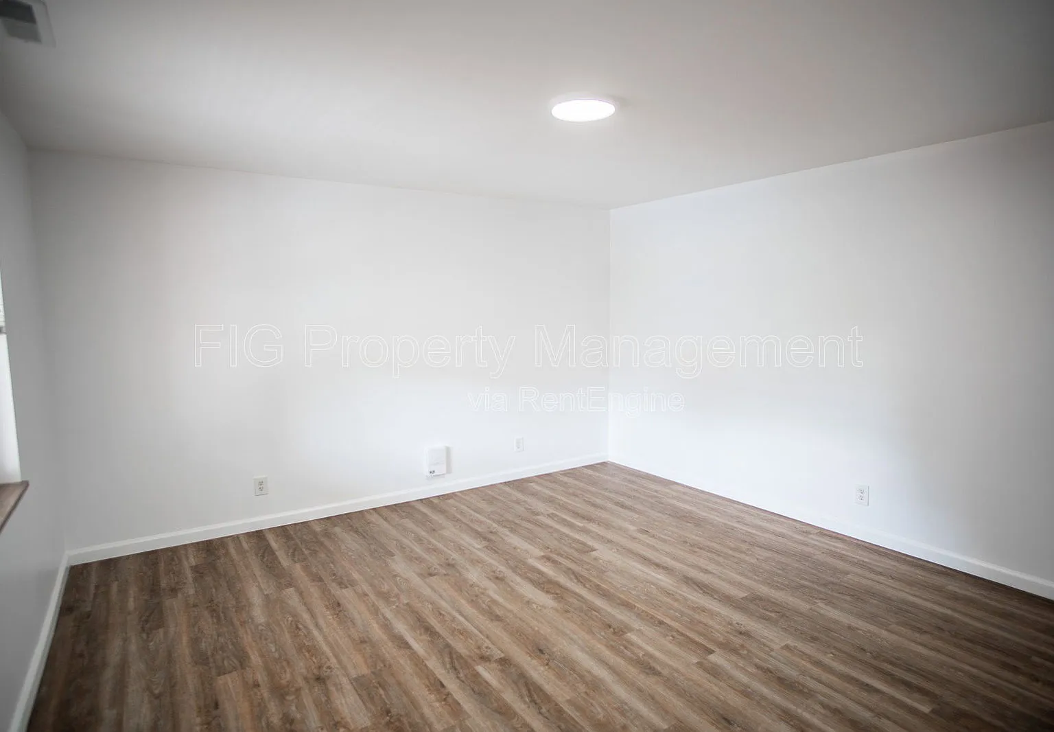 2 bed, 1.0 bath, 777 sqft, $1,300 — Photo 2