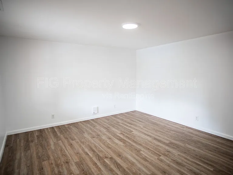 315 N Castle St #9 — Photo 2