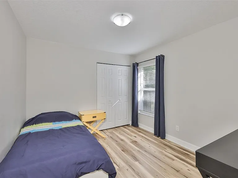 2331 W Chestnut St — Photo 28