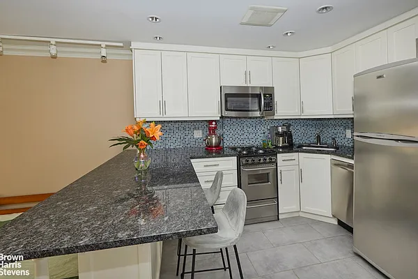 Rented by Brown Harris Stevens | media 4