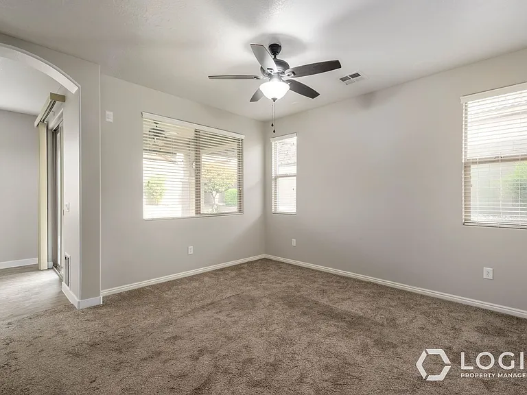 2445 E White Horse Dr — Photo 8