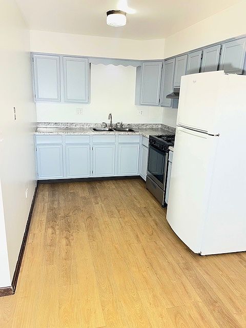 1st image of 798 Pleasant Dr APT 3