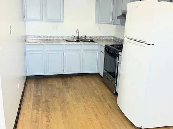 798 Pleasant Dr APT 3