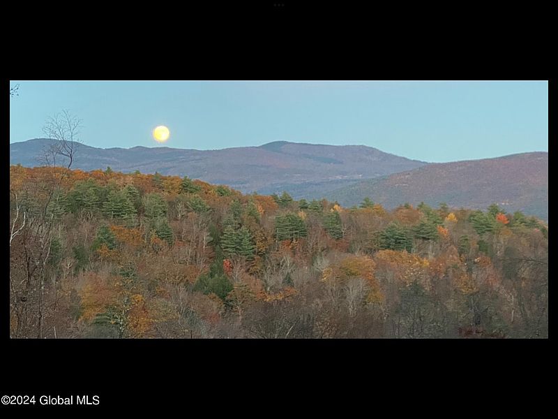5th image of 756 Coolidge Hill Road