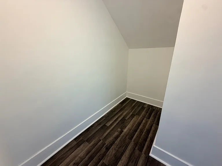 1027 E 2nd St #1027 — Photo 13