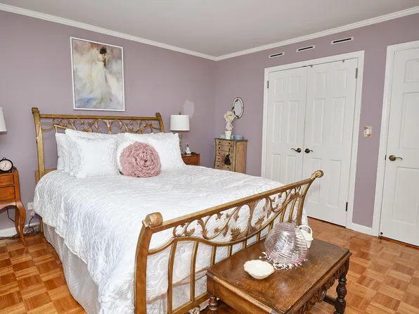 1594 Independence Avenue image 13 of 26