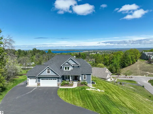 4344 Buteo Dr, Traverse City, MI 49684