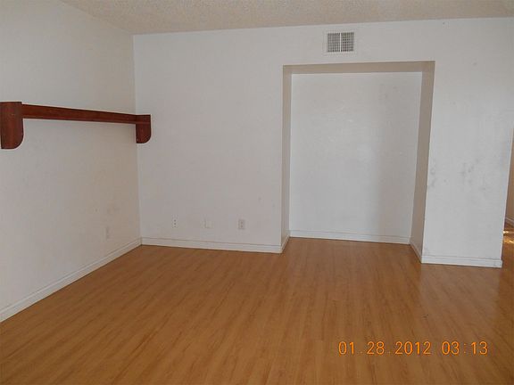 2nd image of 2101 Exeter Dr APT 2