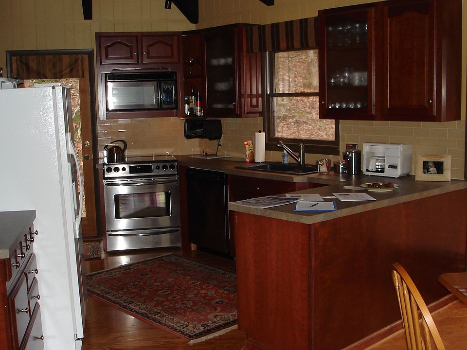 2nd image of 103 Linda Ln