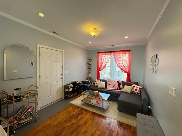 (undisclosed Address), Chicago, IL 60651