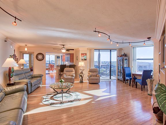 5th image of 1660 Gulf Blvd APT 508