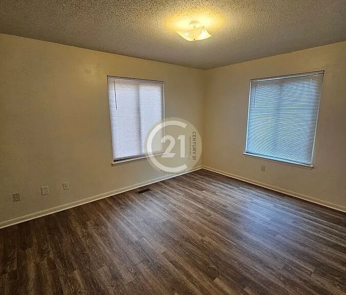 405 32nd St #203 — Photo 12