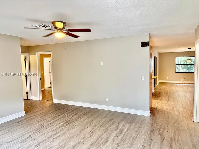 210 SW Voltair Ter — Photo 17