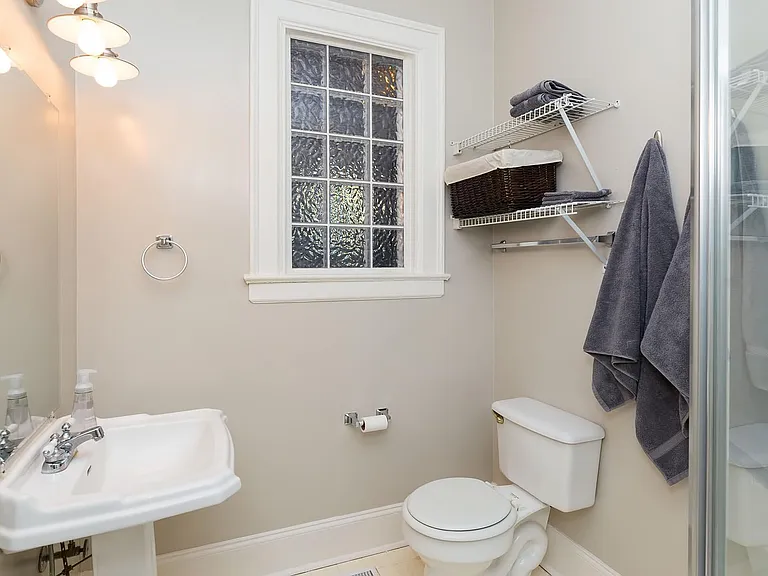 610 Willard Pl #1 — Photo 18