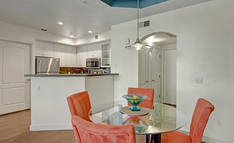 Pavilions on Central Apartments — Photo 5
