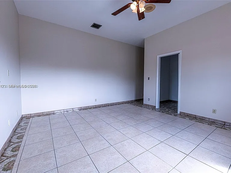 236 N Federal Hwy #201 — Photo 19