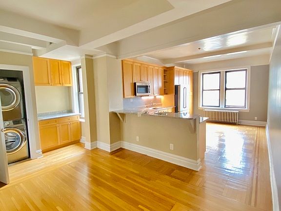 2nd image of 115 E 92nd St #Af9