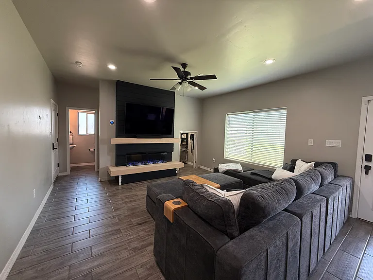 4069 W Camille Pl — Photo 5