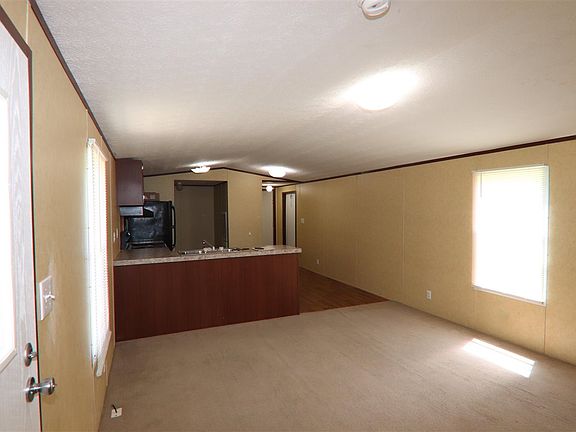3rd image of 10696 Oakridge St