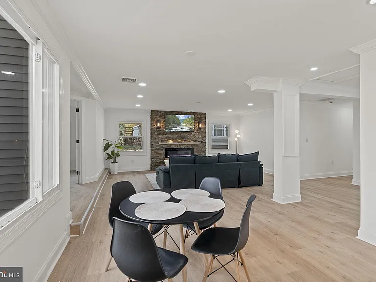 5 Burgess Ln — Photo 11