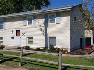 206 E Halleck St, Papillion, NE 68046