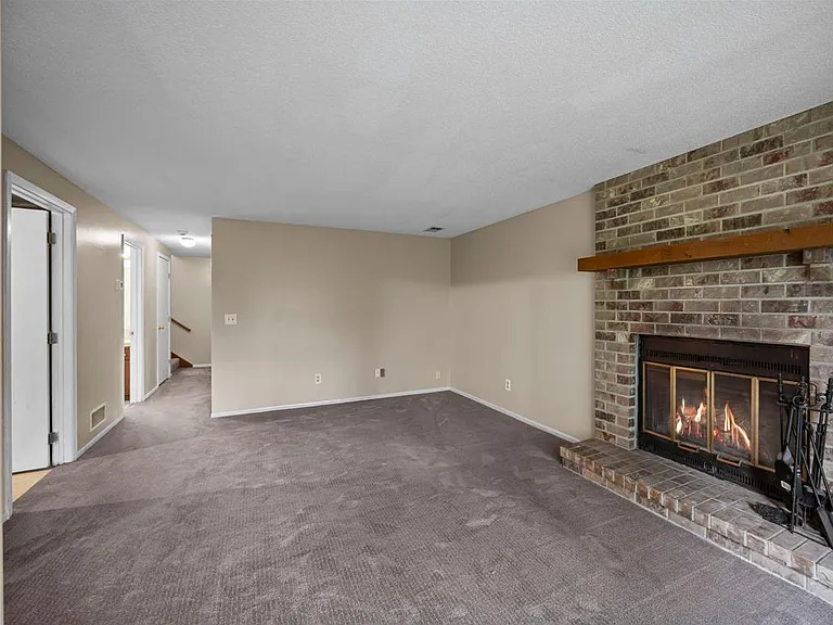 5535 Lindsay St — Photo 7