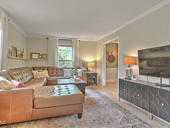 4th image of 200 Tiffany Rd