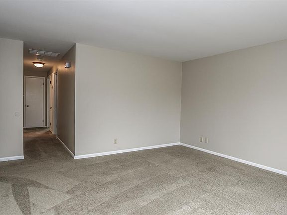 4th image of 1162 Rona Parkway Dr