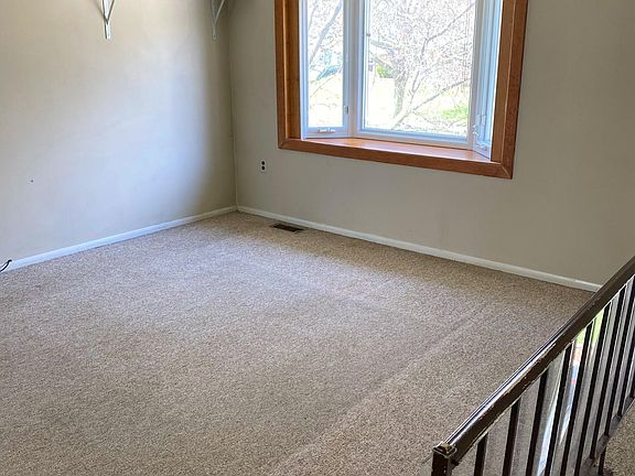 3rd image of 2145 Winewood Ave
