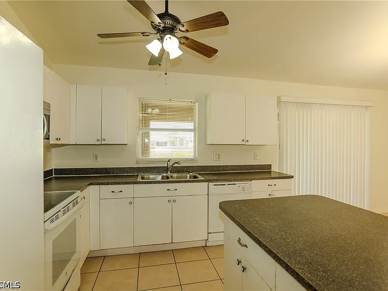 1834 NW 6th Ave — Photo 7