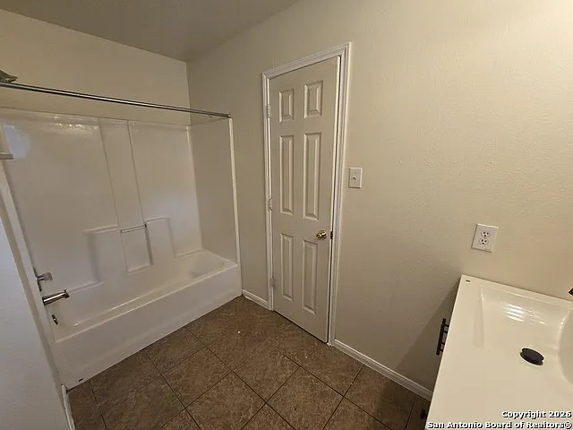 4103 Saint Charles Bay — Photo 9