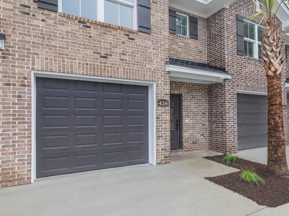 440-454 Wren Crest Lane