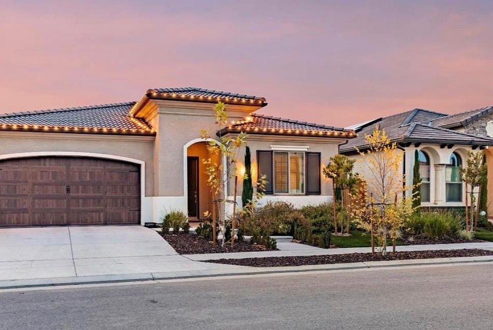 1st image of 2847 N Cypress Ave