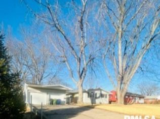 1112 4th Ave N, Clinton, IA 52732