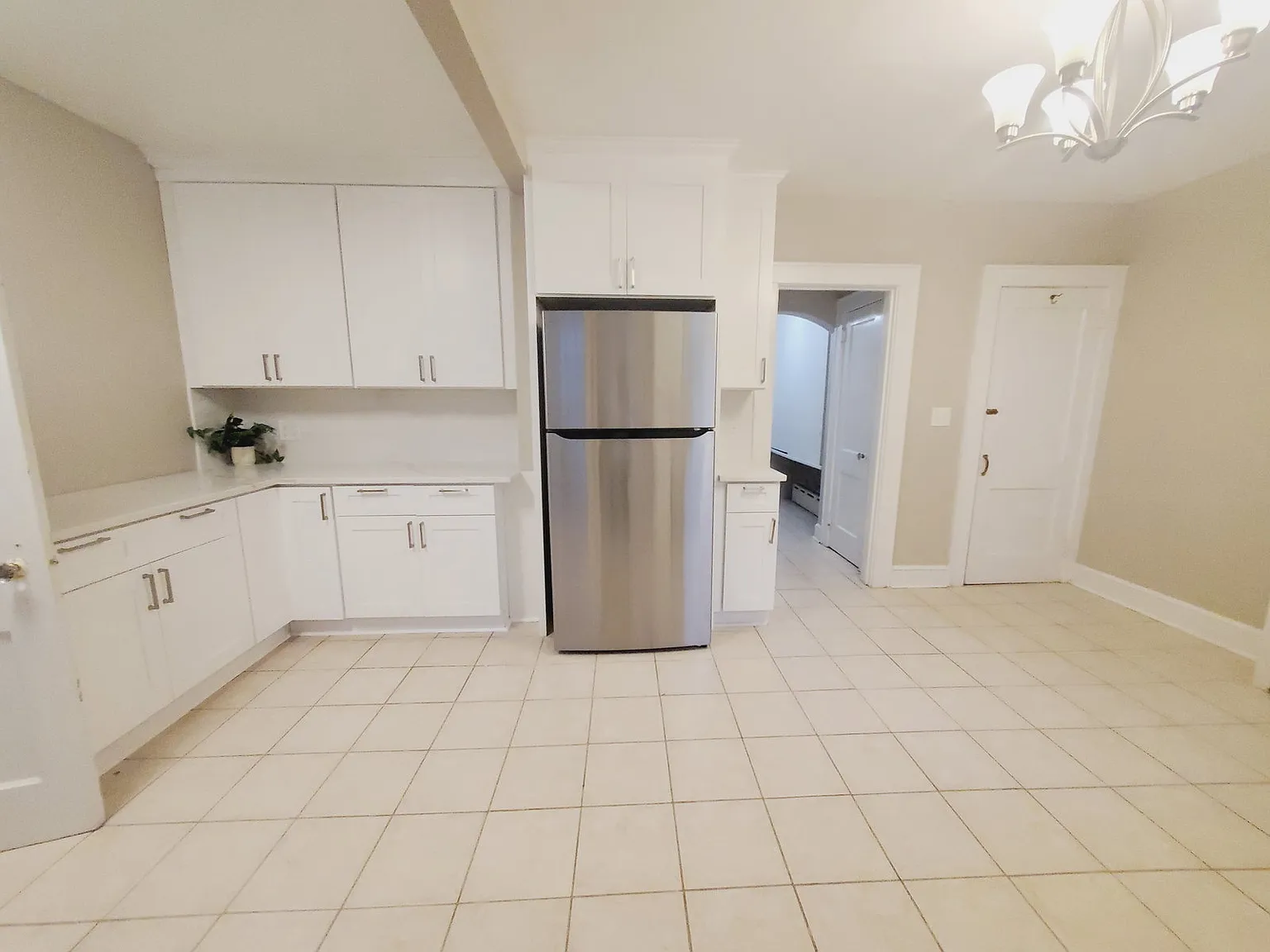 2 bed, 1.5 bath, 1250 sqft, $3,700 — Photo 2