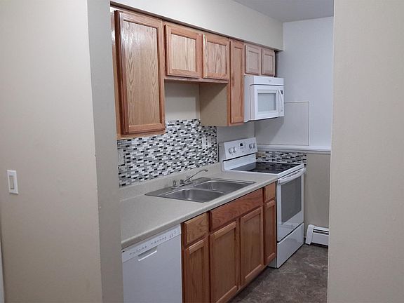 2nd image of 3207 Park Dr APT 13