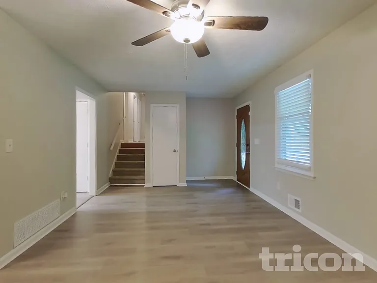 167 Hardy Cir — Photo 2