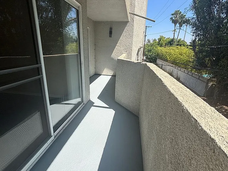 Laurel Canyon, 4500 — Photo 21