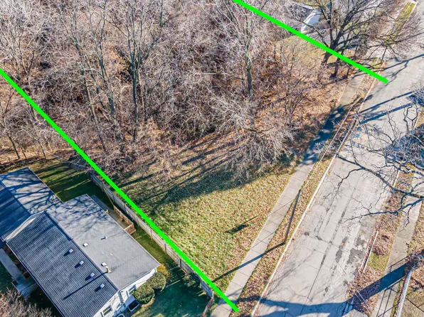 305 Besley Pl, Waukegan, IL 60085