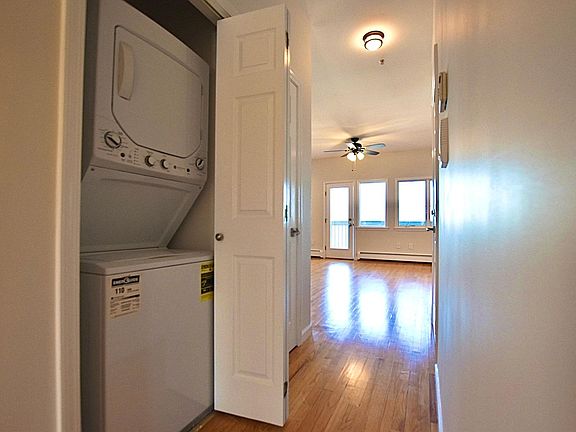 3rd image of 238 Bowne St #244-A