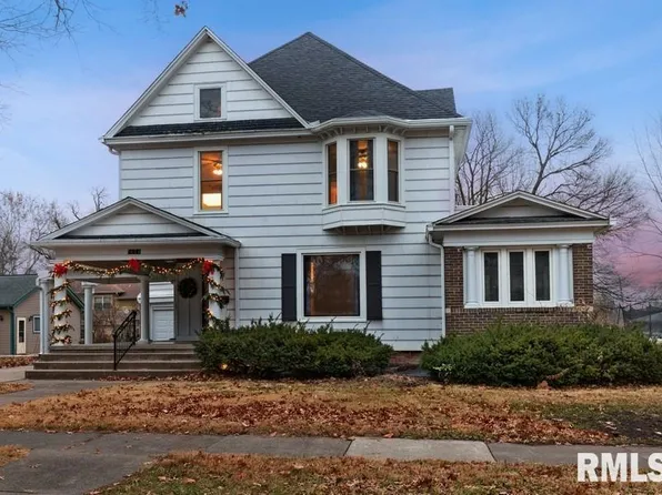 1004 S College Ave, Aledo, IL 61231