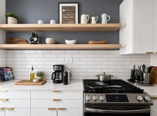 347 W 51st St #2, New York, NY 10019