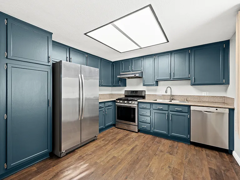 1040 S Garfield Ave — Photo 10